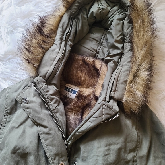 Abercrombie and Fitch winter jacket - Picture 6 of 7